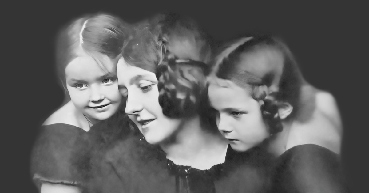 Käthe Kruse mit ihren Töchtern (Sophie) und Mimerle (Maria)
