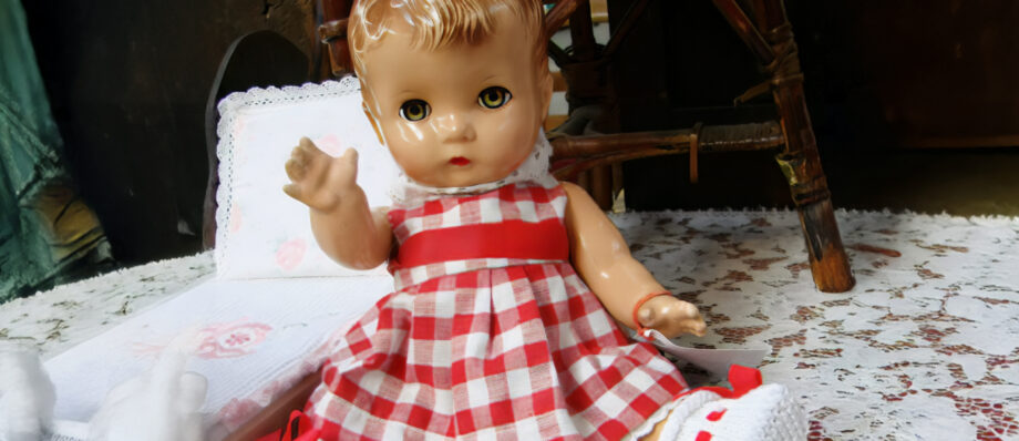 Effanbee Puppe Candy King USA sitzend
